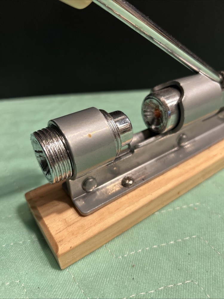 Pecan & Nut cracker Adjustable Pull Down Lever Handle EUC