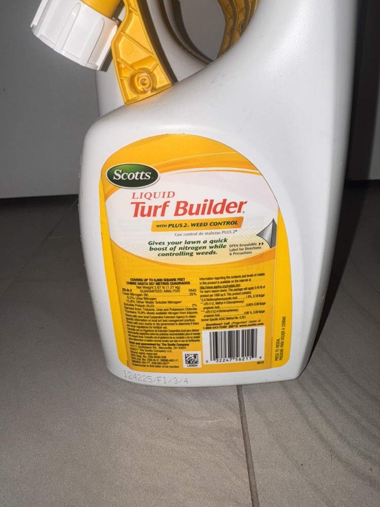 (5) Scotts 32 oz Concentrate Liquid Turf Builder Plus 2 Weed Control Fertilizer