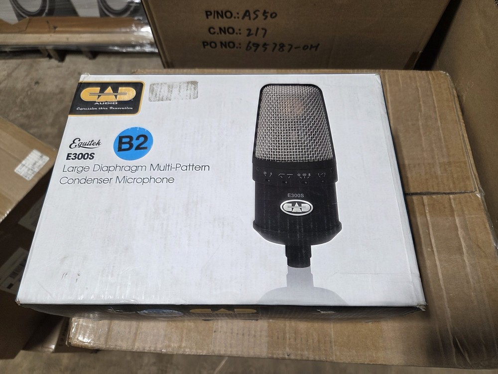 CAD Equitek e300 Multi-Pattern Condenser Microphone (Black) B-Stock