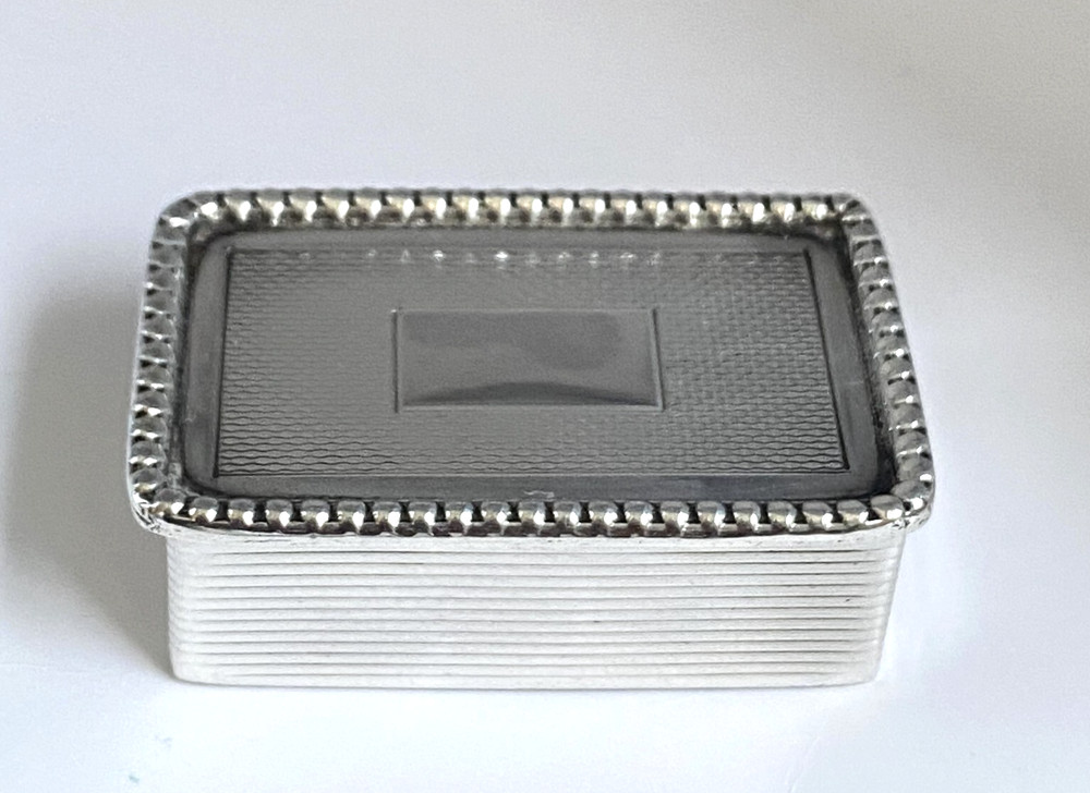 Vintage Heavy Solid Silver Pie Crust Engine Turned Pill Snuff Box Ribbed Sides
