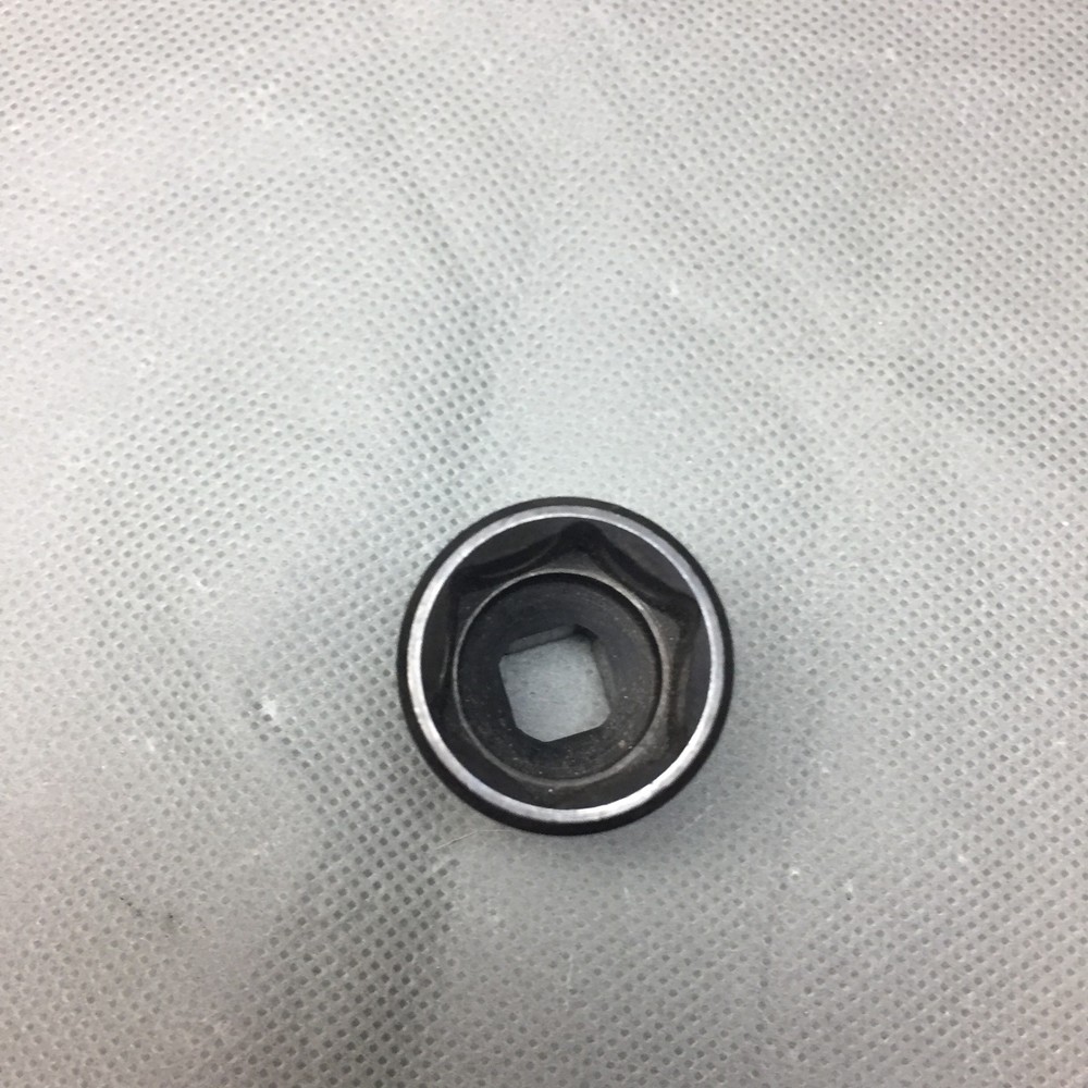 Matco Tools BP19M2 19mm 3/8 Drive 6-point Shallow Impact Socket.