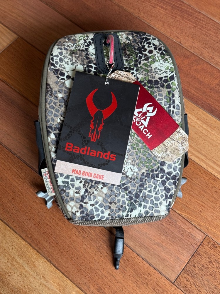 Badlands Mag Bino Case Approach Camo, NWT