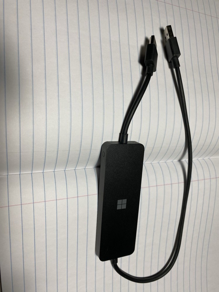 Microsoft 4K Wireless Display Adapter Model 1942 UTH-00001