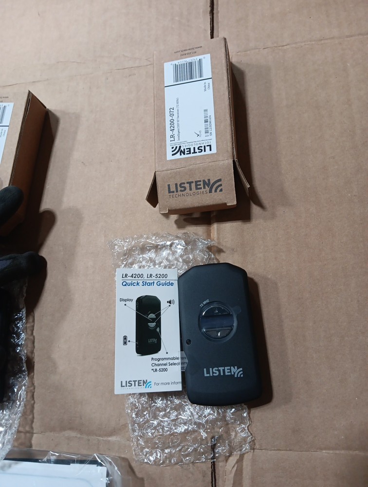 Listen Technologies Intelligent DSP RF Receiver LR-4200-072 (4-pack) Bundle