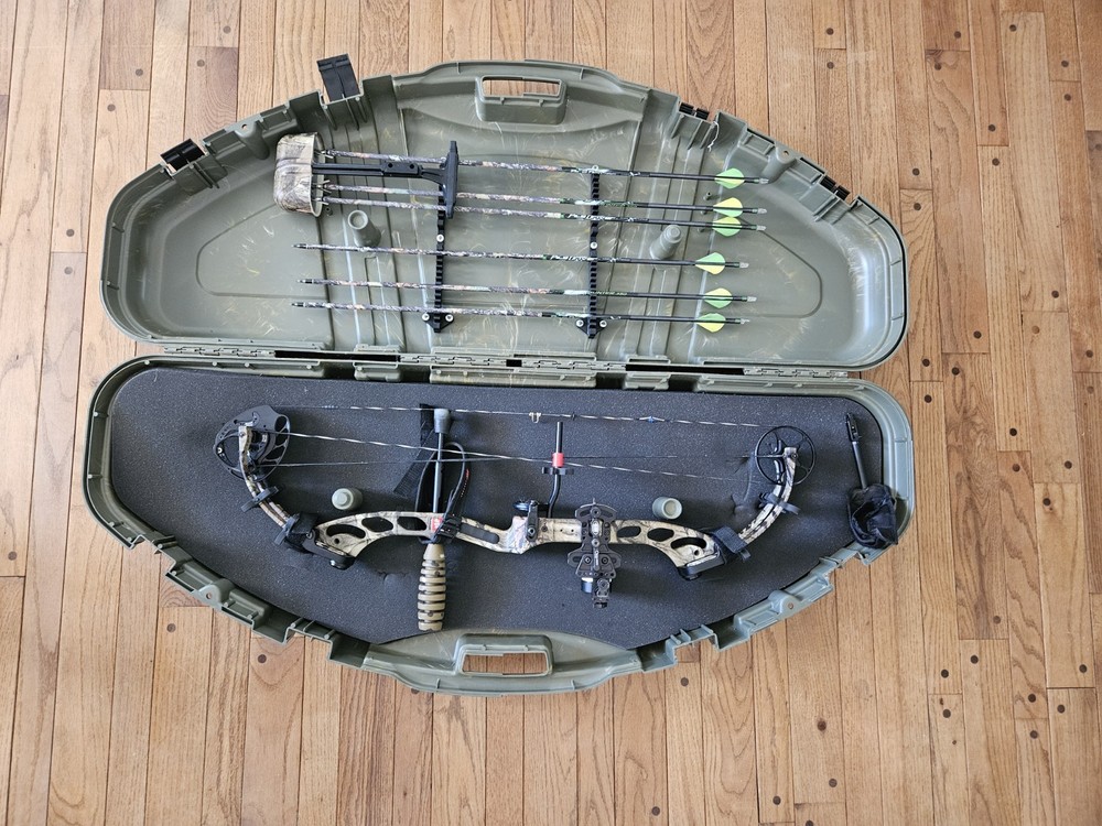 PSE Bow Madness Compound Bow RH 70# Max 25-30" Draw