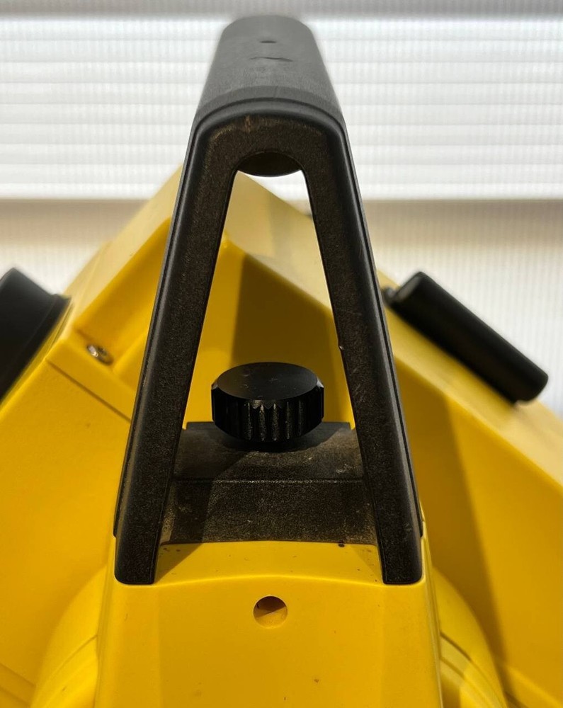 Leica Builder 309 9" Construction Total Station