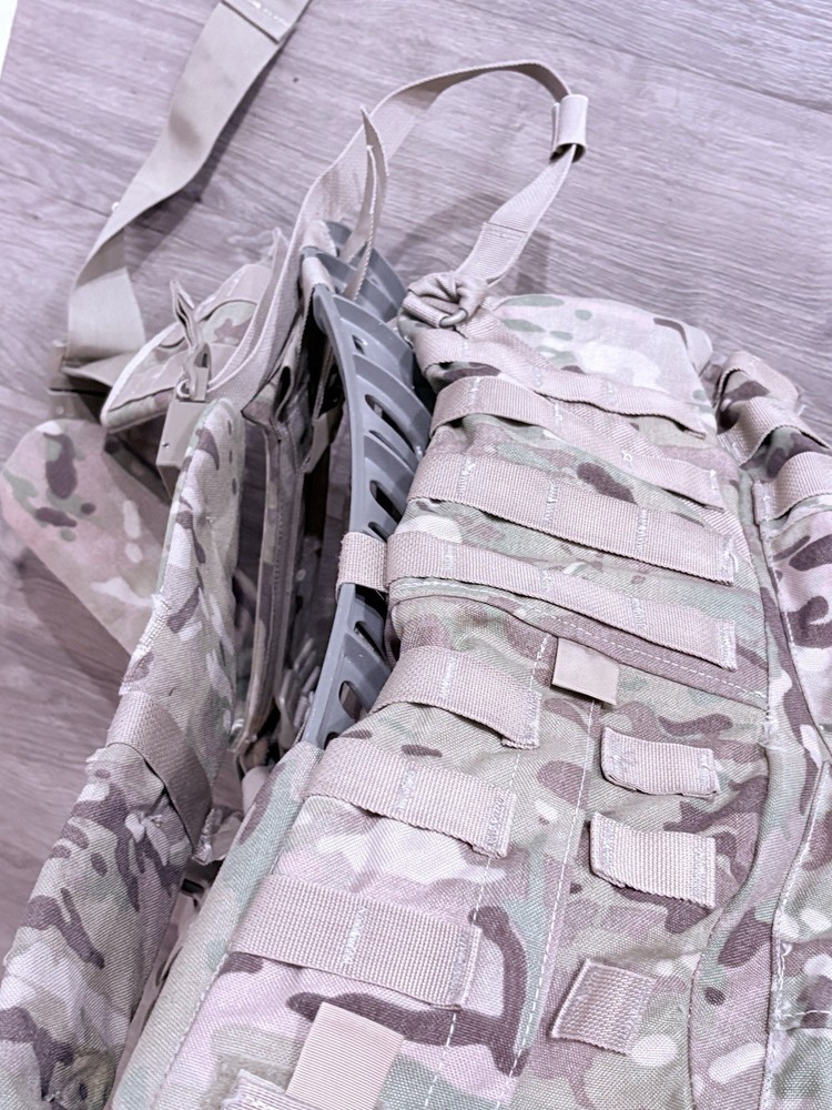US Military MEDIUM RUCKSACK COMPLETE MULTI-CAM Molle II