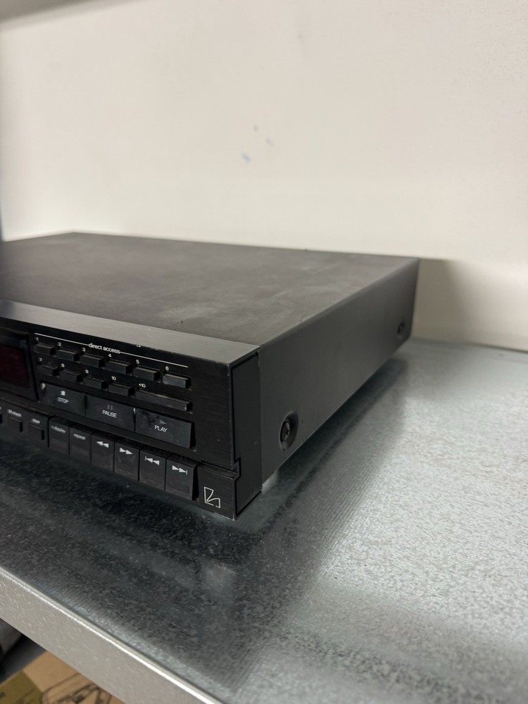 Luxman COMPACT DISC PLAYER D-112