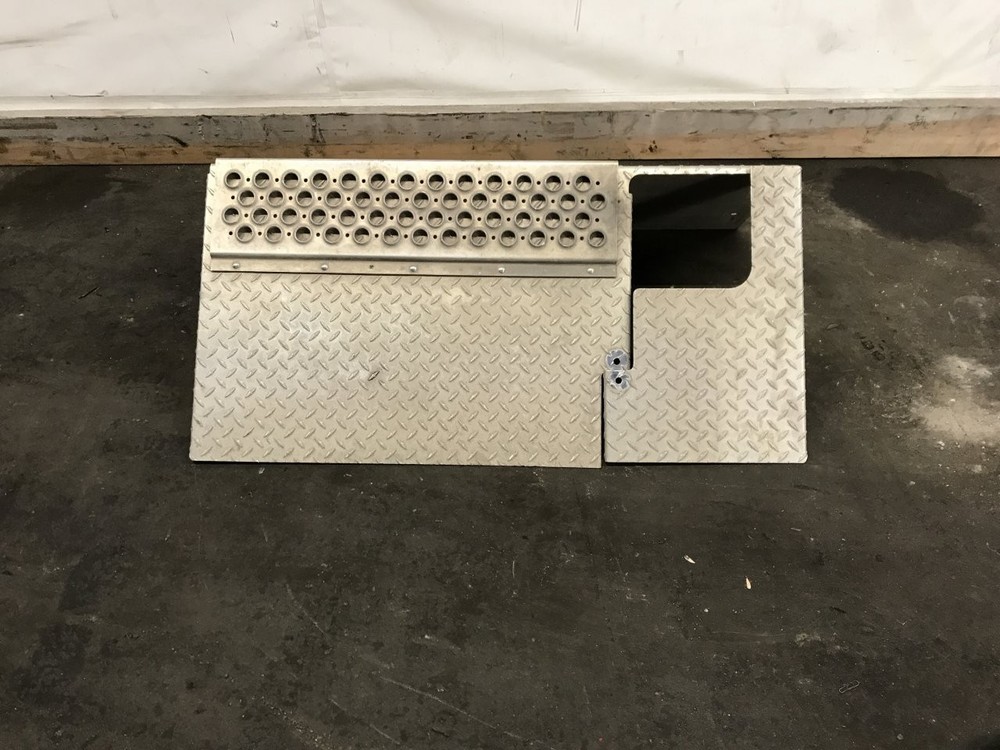 Cummins ISB Exhaust DPF Cover - Used