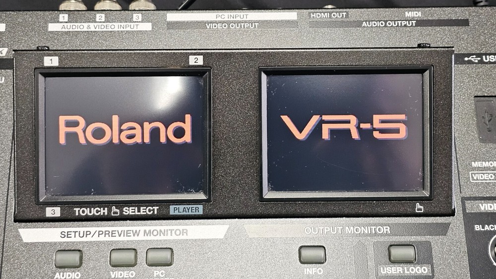Roland VR-5 AV Mixer & Recorder - READ DESCRIPTION