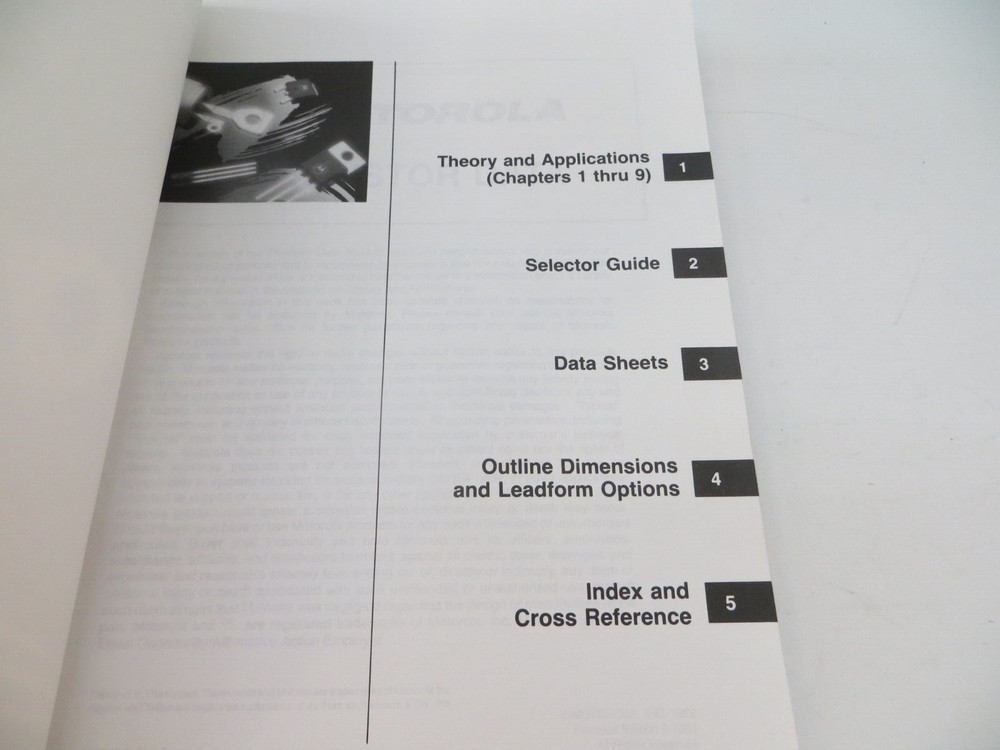 MOTOROLA Thyristor Device Data 1992 Book DL137/D REV 4 tech book
