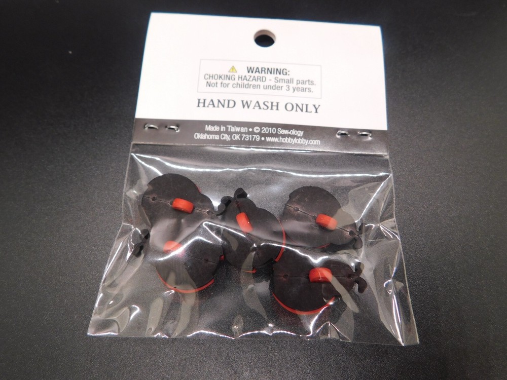 Sew ology Ladybug Shank buttons 5pc