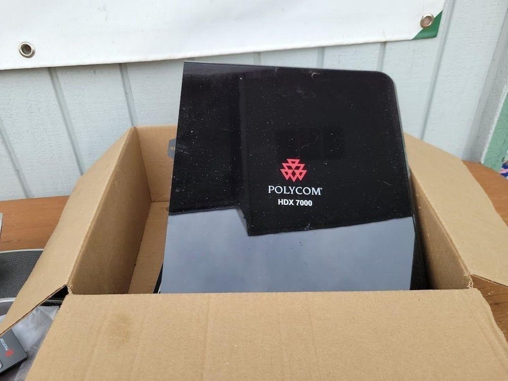 Polycom HDX 7000 Video Conferencing System Camera Remote Microphone Cables Teste
