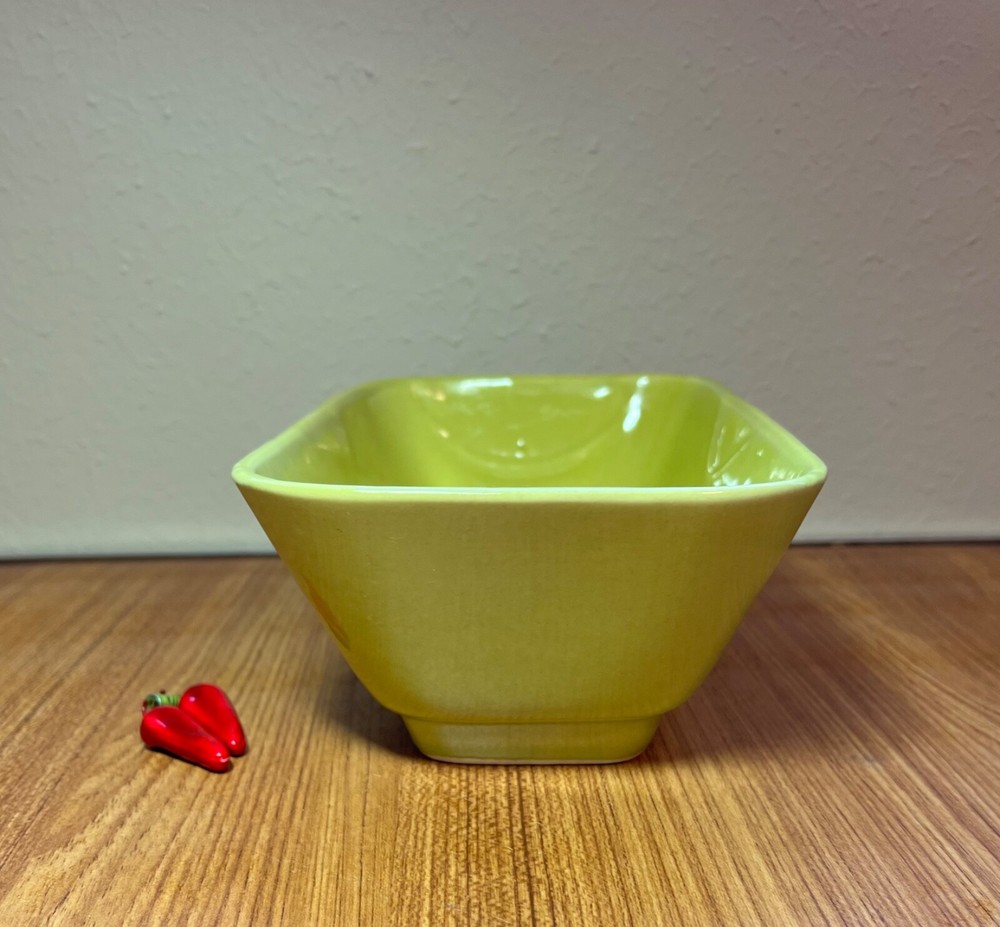 VTG Shawnee Pottery Planter Rectangular Light Green with Scalloped Base #763