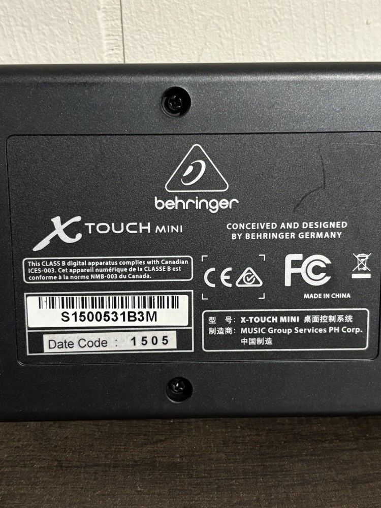 Behringer X-Touch Mini ultra-compact universal USB MIDI controller for PC Unit