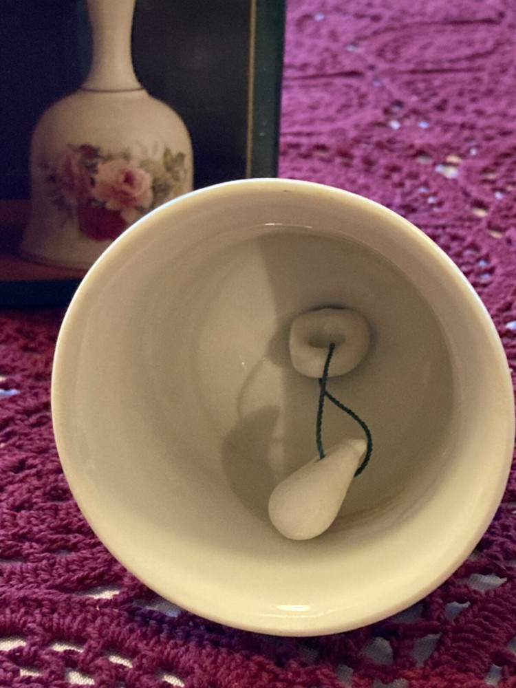 Formalites Victorian Rose Bell