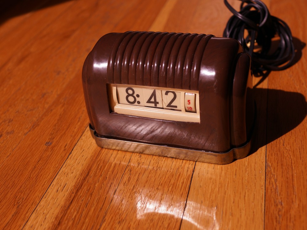 Federal Bakelite Art Deco Flip Clock