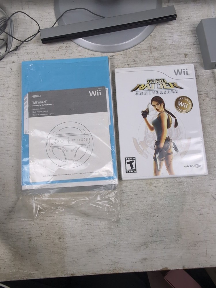 Nintendo Wii Console White Bundle Sensor/Cords/Manual/Game - Tested & Working!