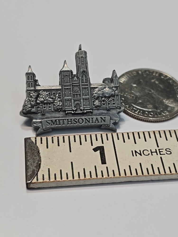 Smithsonian Washington DC Souvenir Lapel Pin