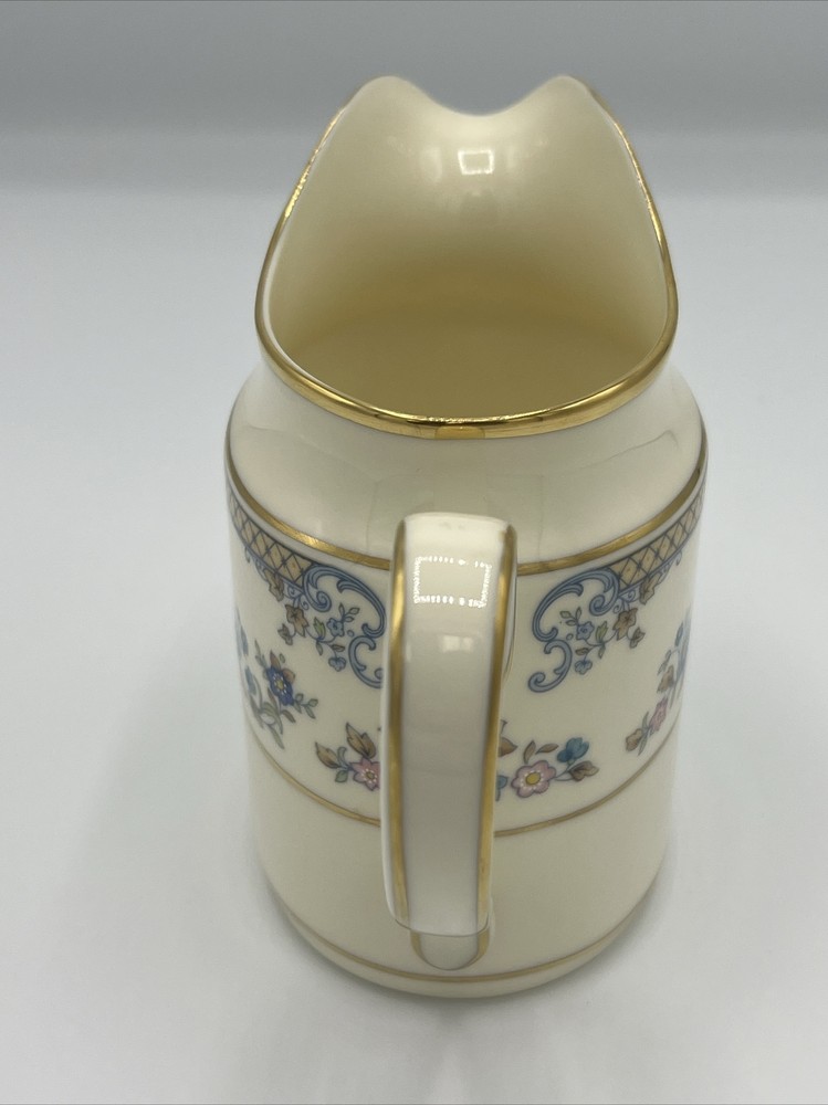 Minton Avonlea Creamer
