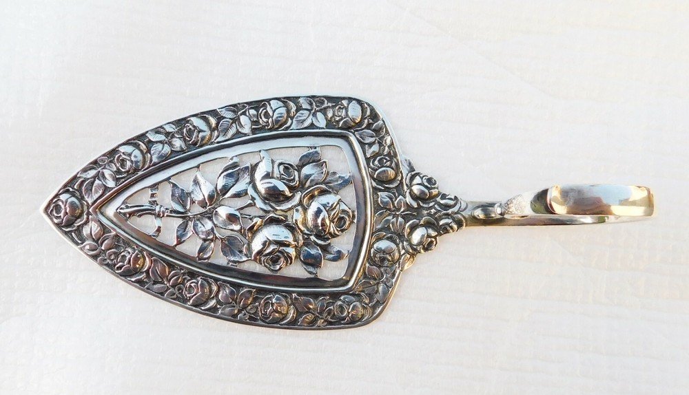 RARE SERVING CAKE SERVER 800 SILVER NOT SPOON CARVING WITH ROSES
