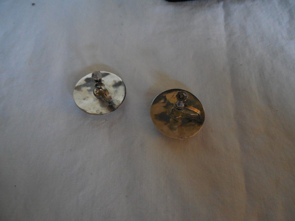 Silver round screw back earrings Alpca