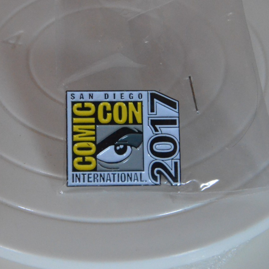 SAN DIEGO COMIC CON 2017 PIN & Welcome Guide Pack SDCC