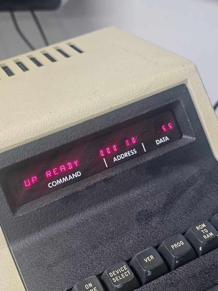 INTEL IUP 201 UNIVERSAL PROGRAMMER, OPERATE STAND ALONE OR CONNECT TO PC OR MDS