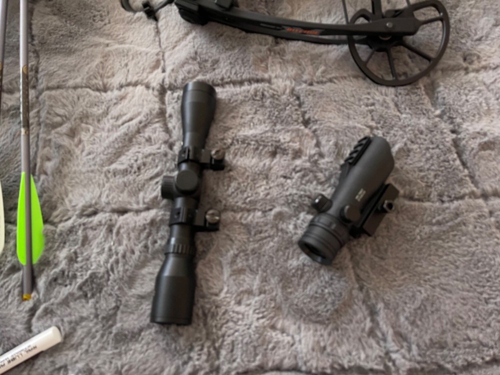 Bear X Intense CD Crossbow & accessories - AC02A2A1185