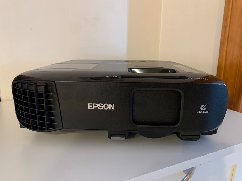 Epson Pro EX9240 1080p Wireless Projector Bundle + j5create Wireless HDMI Extend