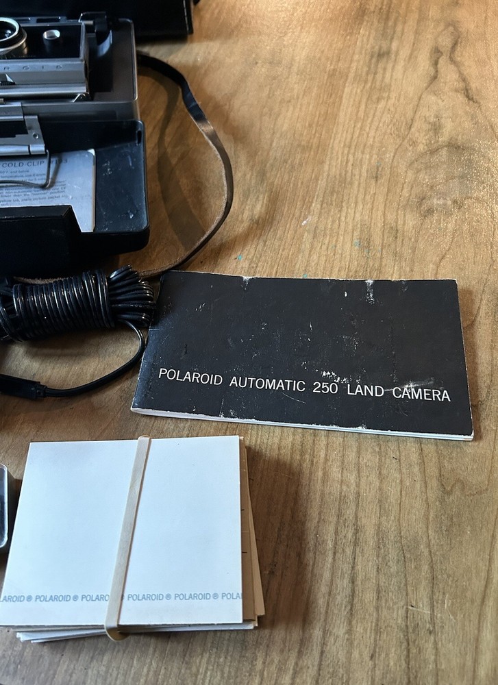 Polaroid 250 Land Camera Outfit