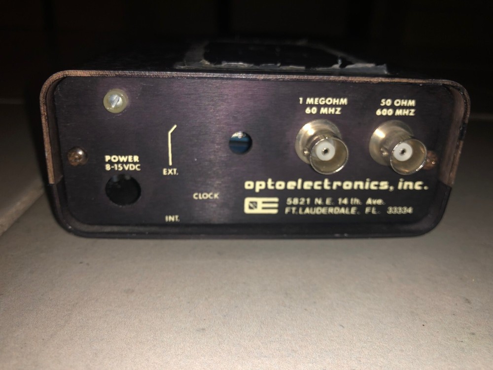 Optoelectronics Frequency Counter Model 7010A - 600 MHz