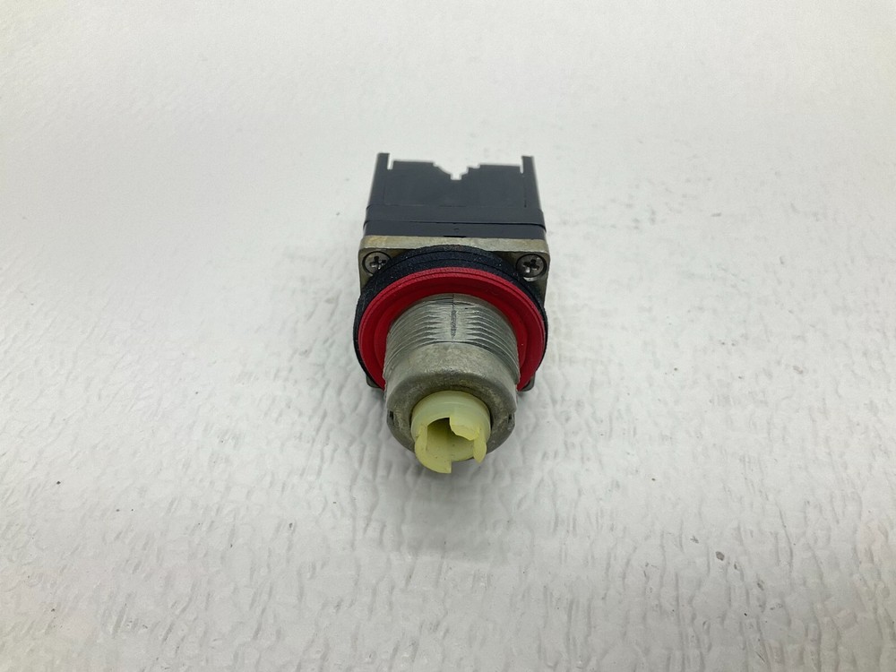 Allen Bradley 800MR-HX2B Selector Switch Ser. A 800MR (TSC)