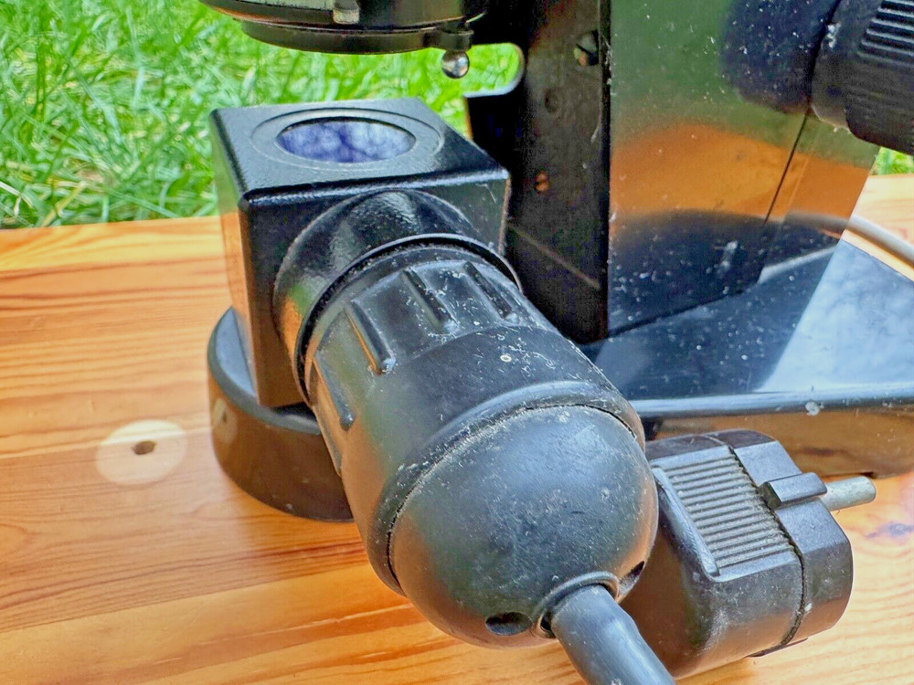 Vintage Microscope Ernst Leitz Wetzlar | Germany | Mid-20th Century Introducing
