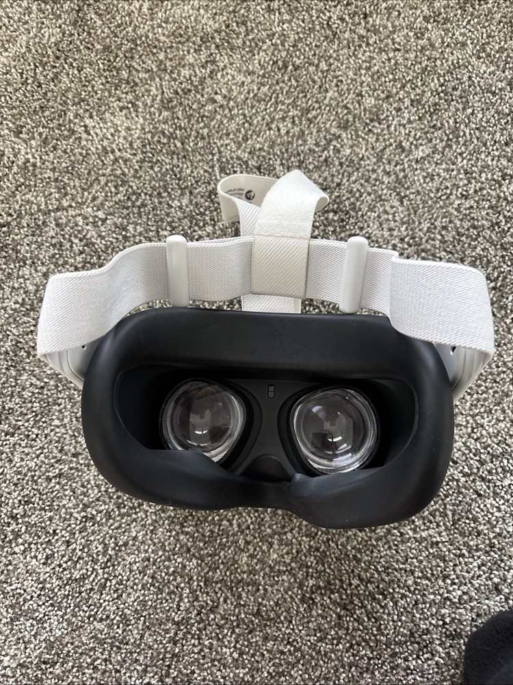 Meta Quest 2 VR headset 128GB with Controllers And Original Box