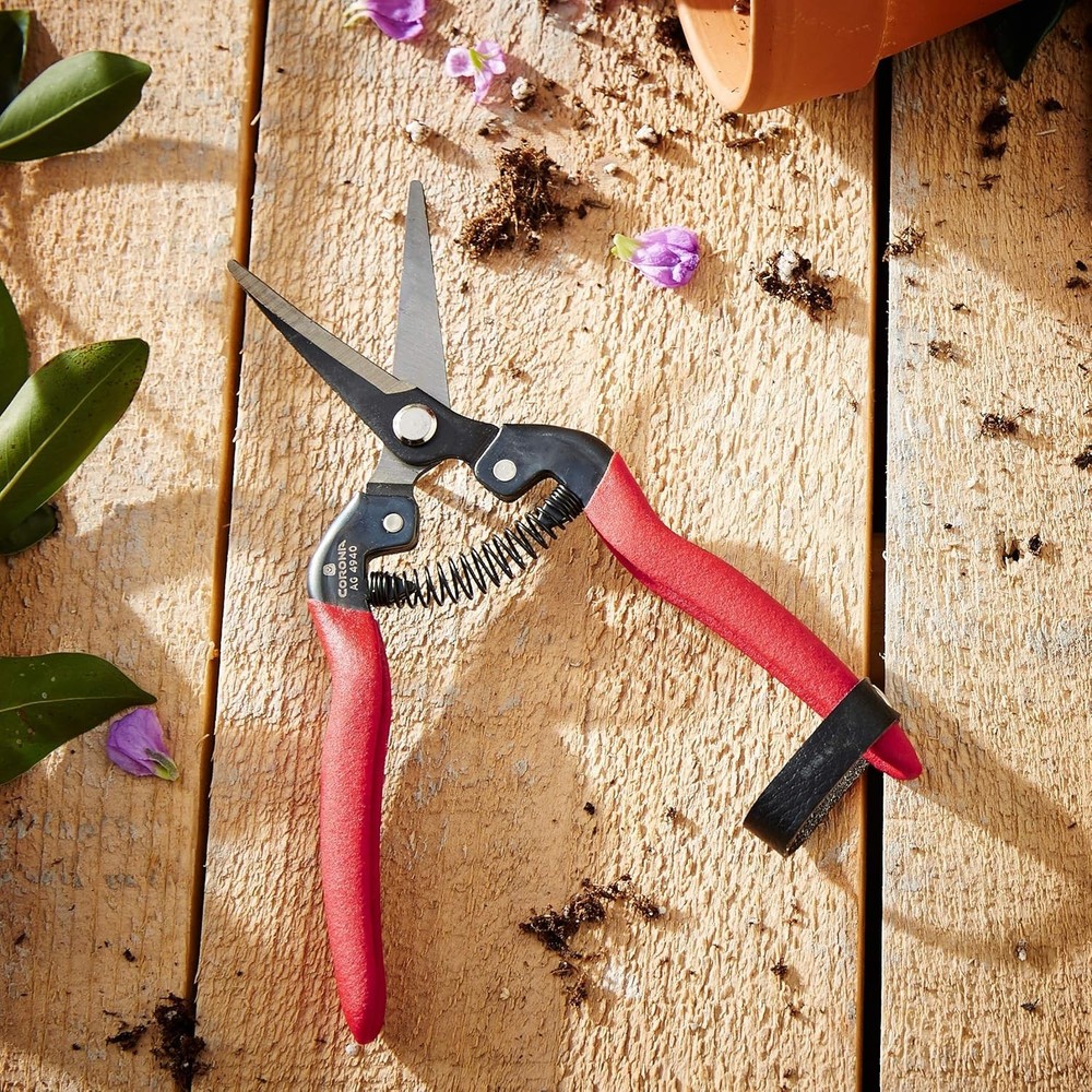 Lightweight Long Curved Snips for Efficient Grape Picking - 1-3/4 Inch Blades