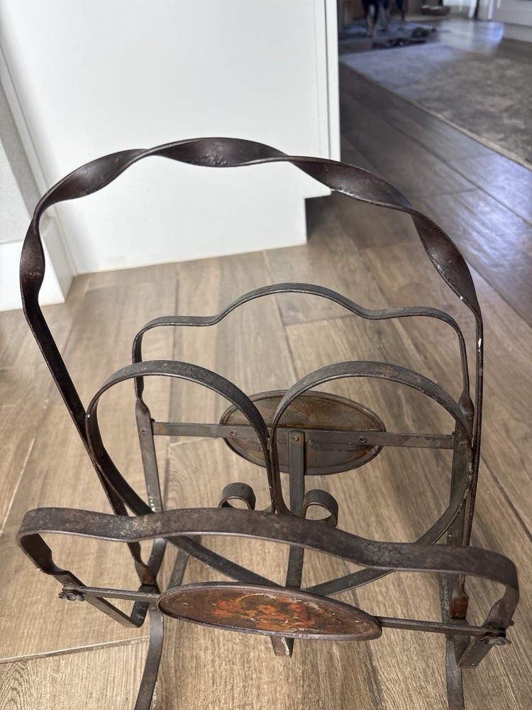 VINTAGE WROUGHT IRON MAGAZINE RACK