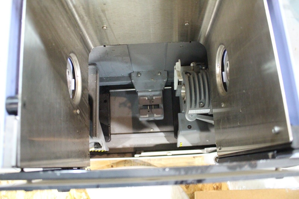 Perkin Elmer AAnalyst 800 Atomic Absorption Spectrometer