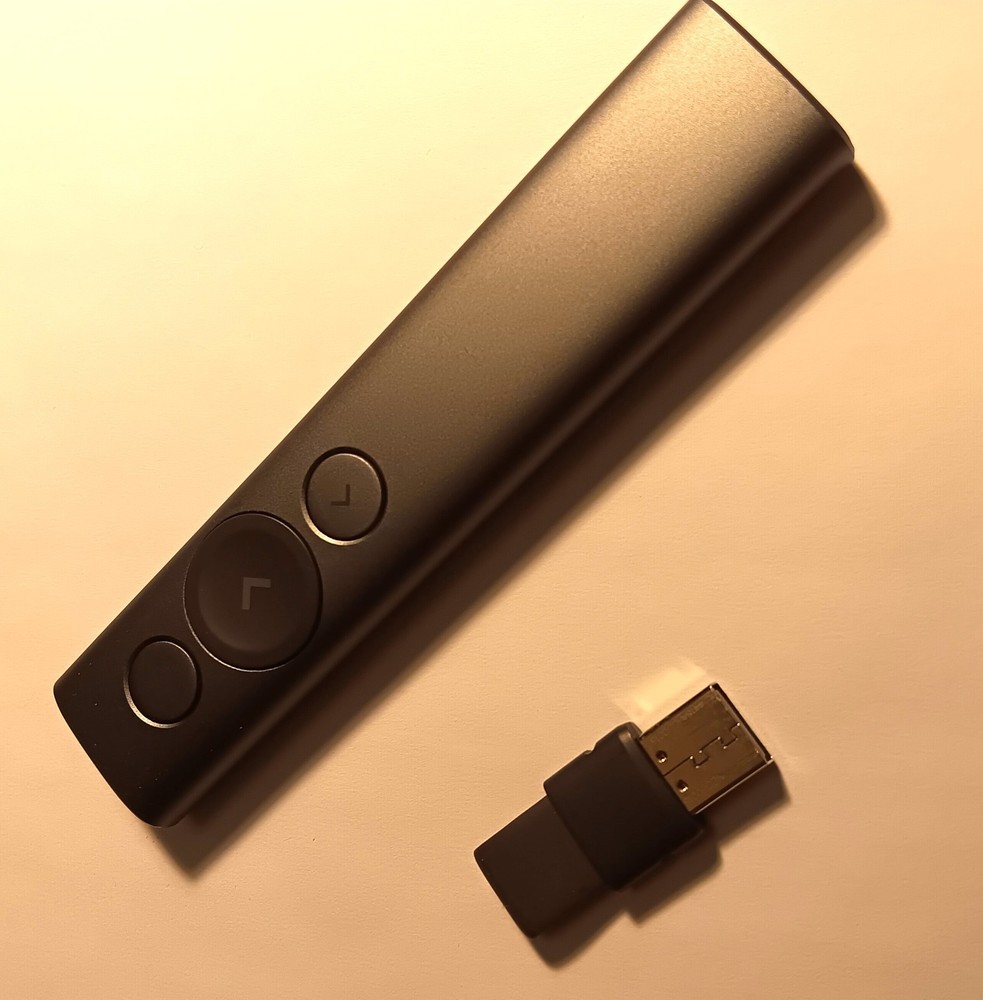 Logitech Spotlight Presentation Remote Advanced Digital Highlighting w/Bluetooth