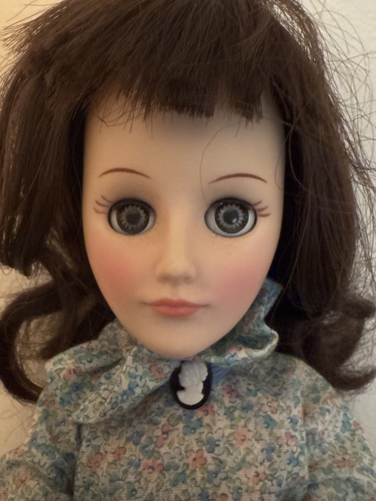 Haunted doll “Evelyn”