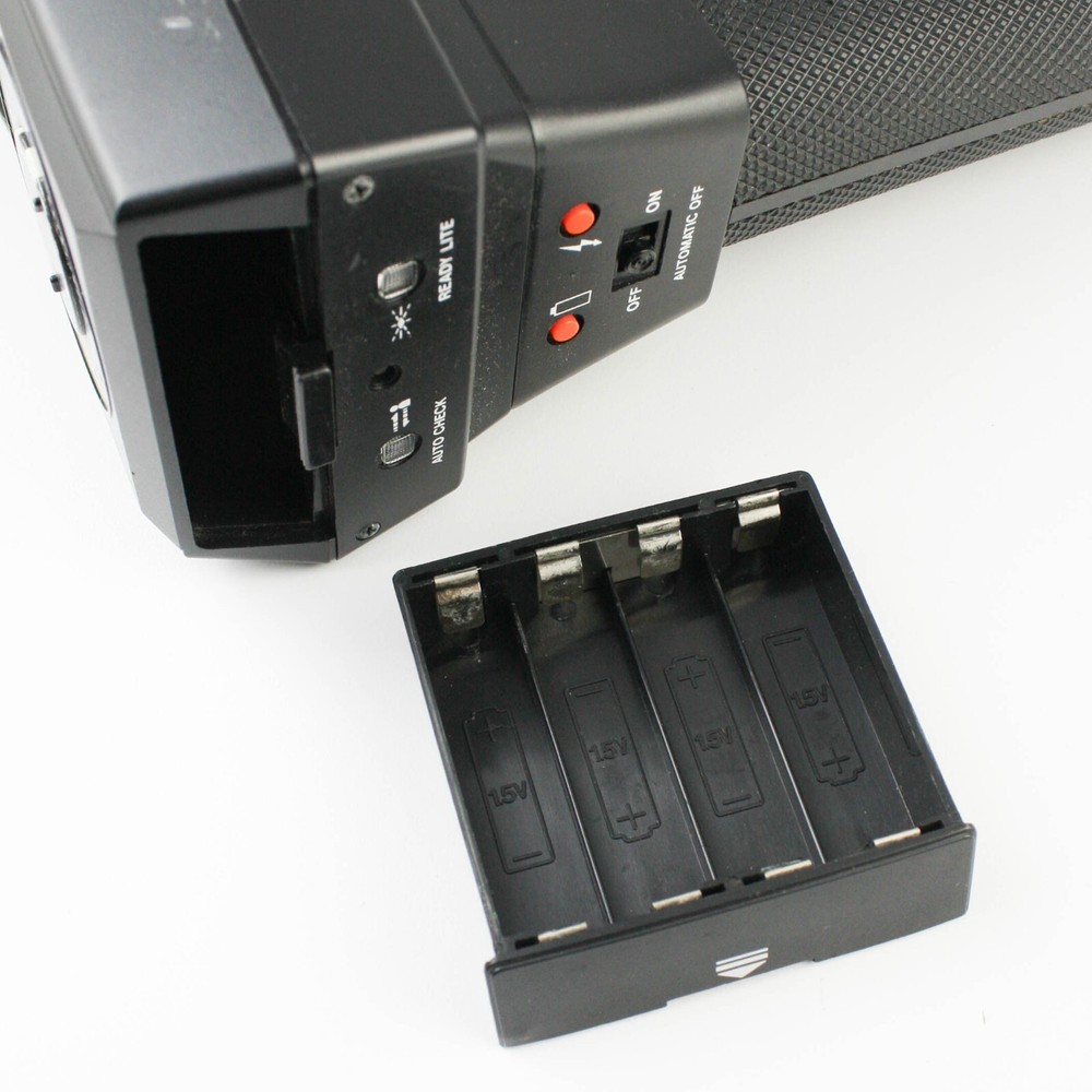 "Popular" Flash Unit - With Bracket - Made in Japan - Tested