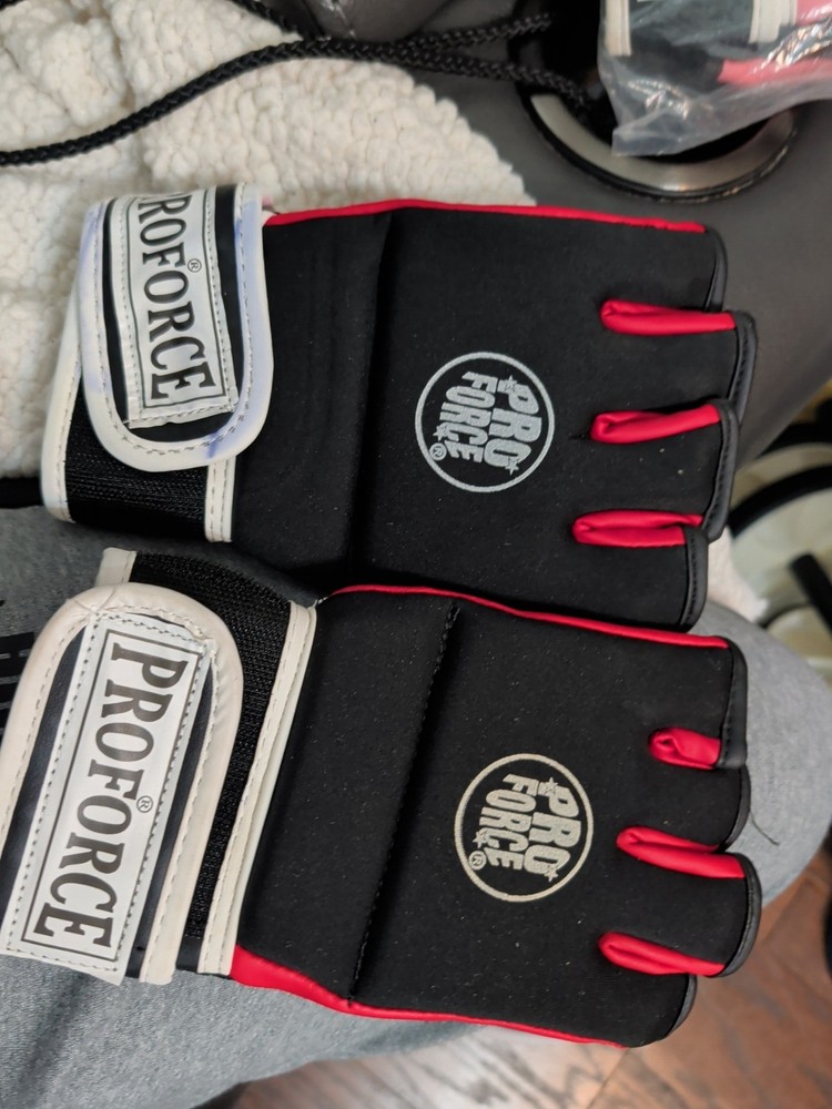Pro Force Red And Black Bag Gloves