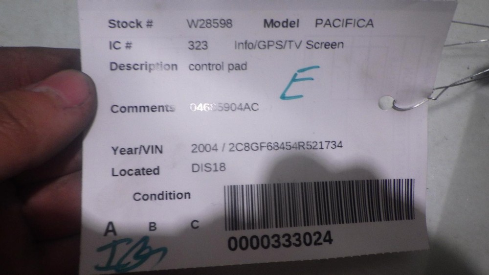 04 CHRYSLER PACIFICA Info Screen 04685904AC