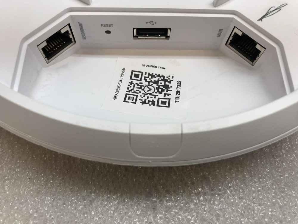 Unifi AP AC Pro Ubquiti Networks White Access Point - No Mounting Bracket Read