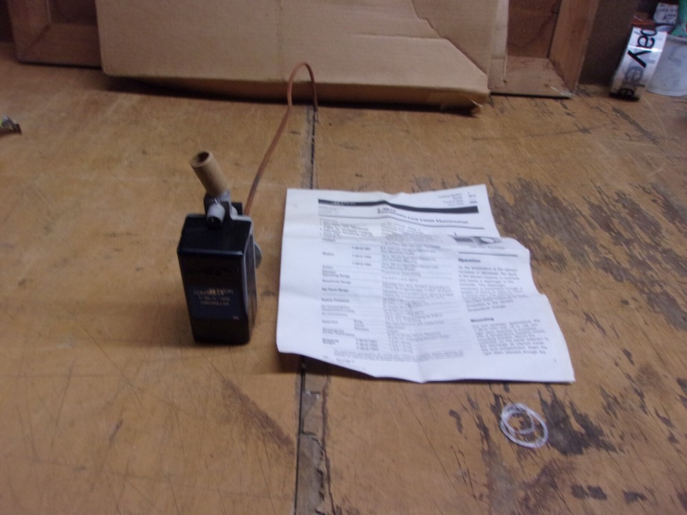 Johnson Control T3610-1002- Pneumatic low limit controller- NOS