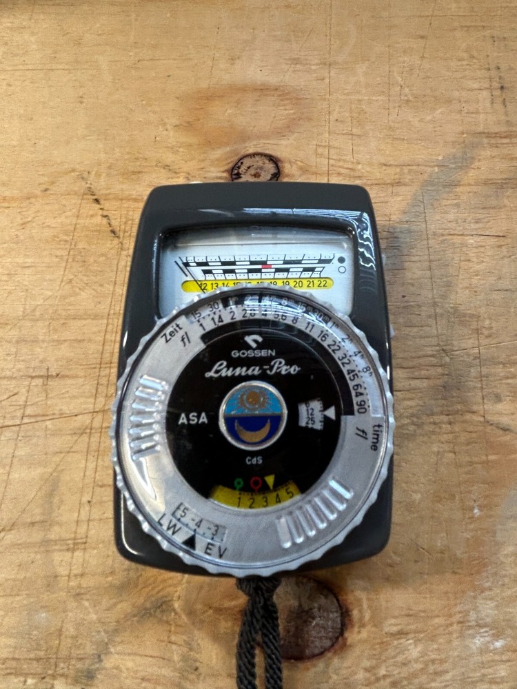 Gossen Luna-Pro Light Meter with Case & Strap Untested