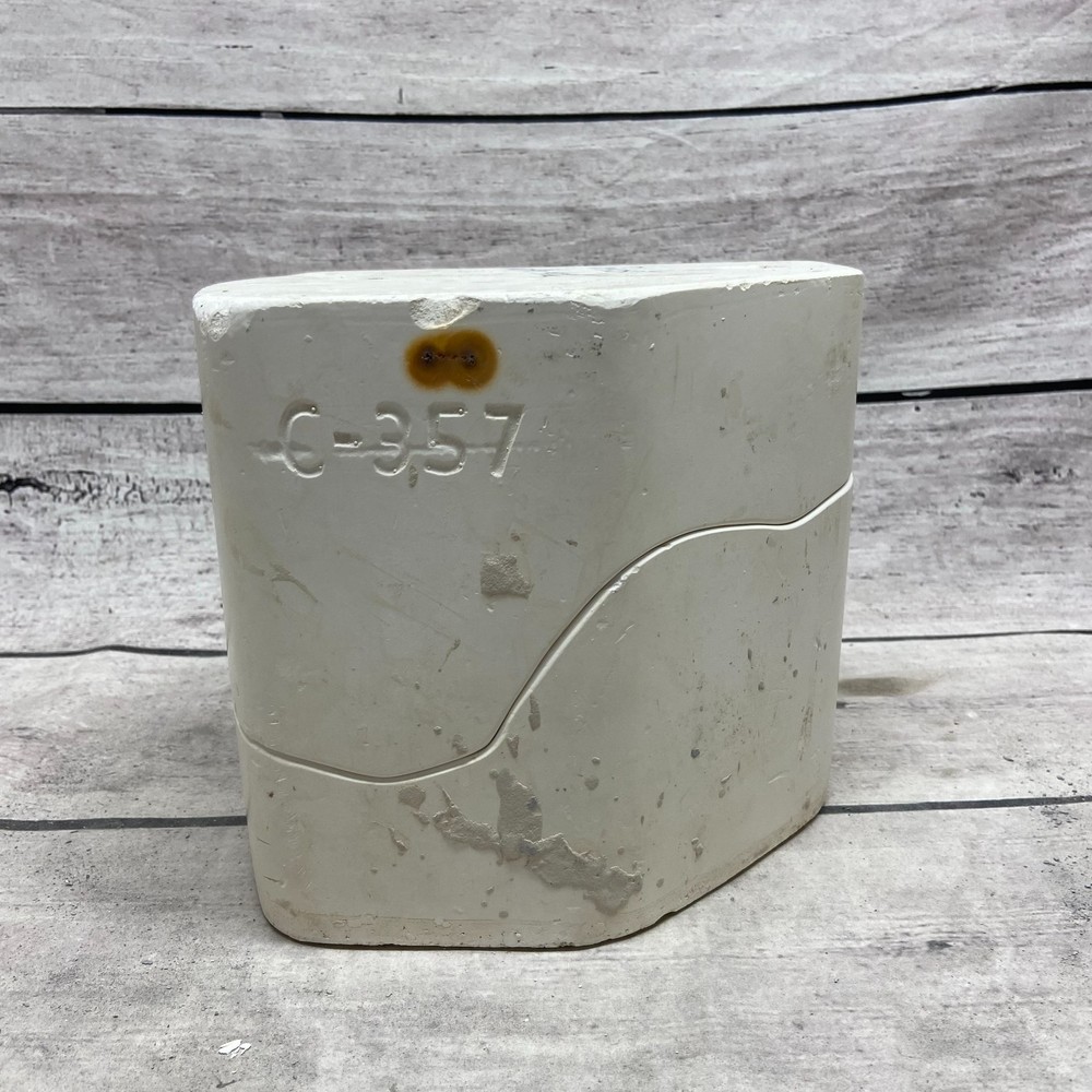 Vintage Unbranded Ceramic Cast Mold Halloween Ghost With Hat #C-357