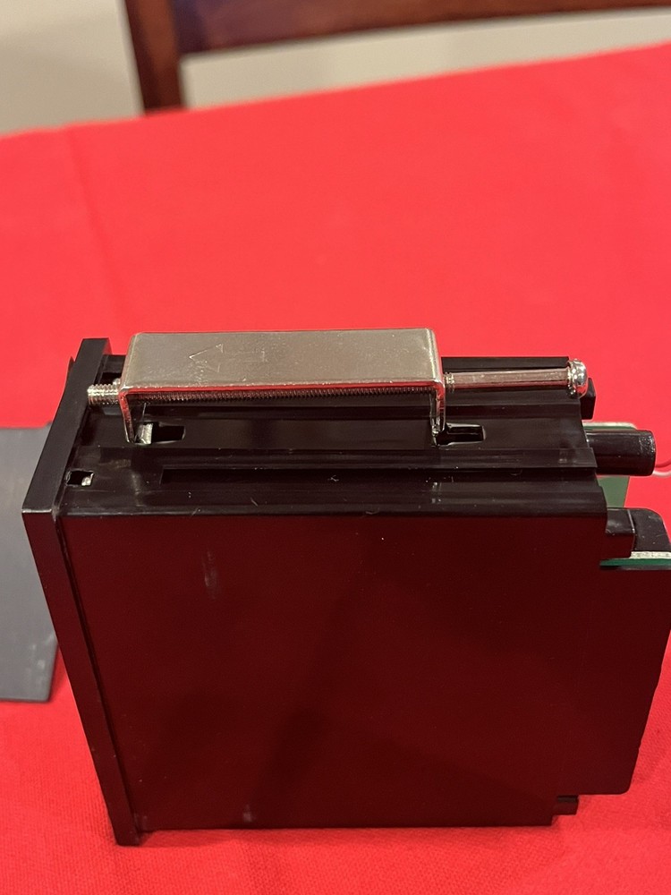 Omega DP701 Microcomputer digital Thermometer Readout