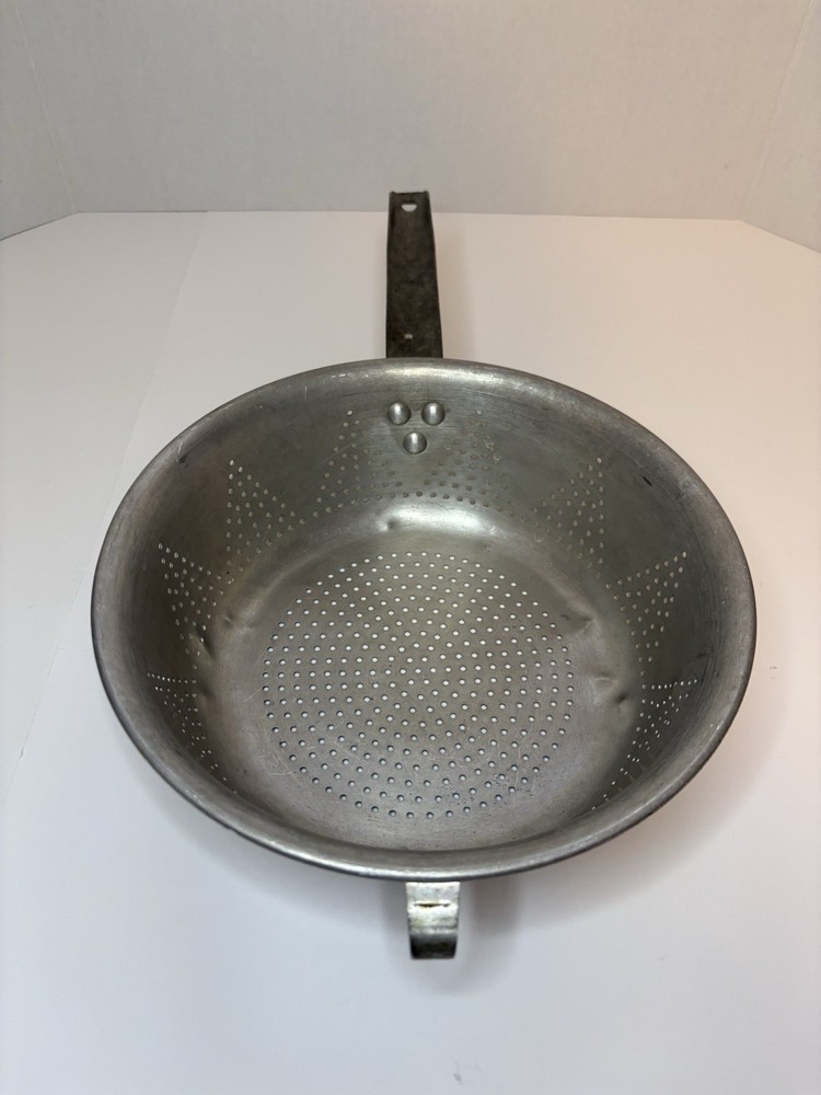 Vintage Westbend Aluminum Strainer Colander with Handle & Hook 10" Diameter