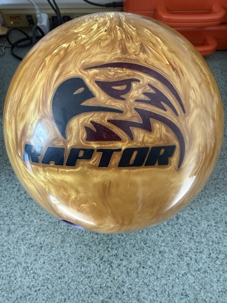 MOTIV Raptor Rush 15# Bowling Ball